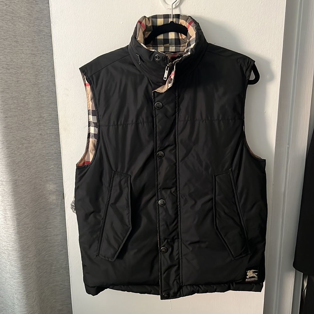 Burberry Black Vest with Beige Check Lining - Picture 5 of 13